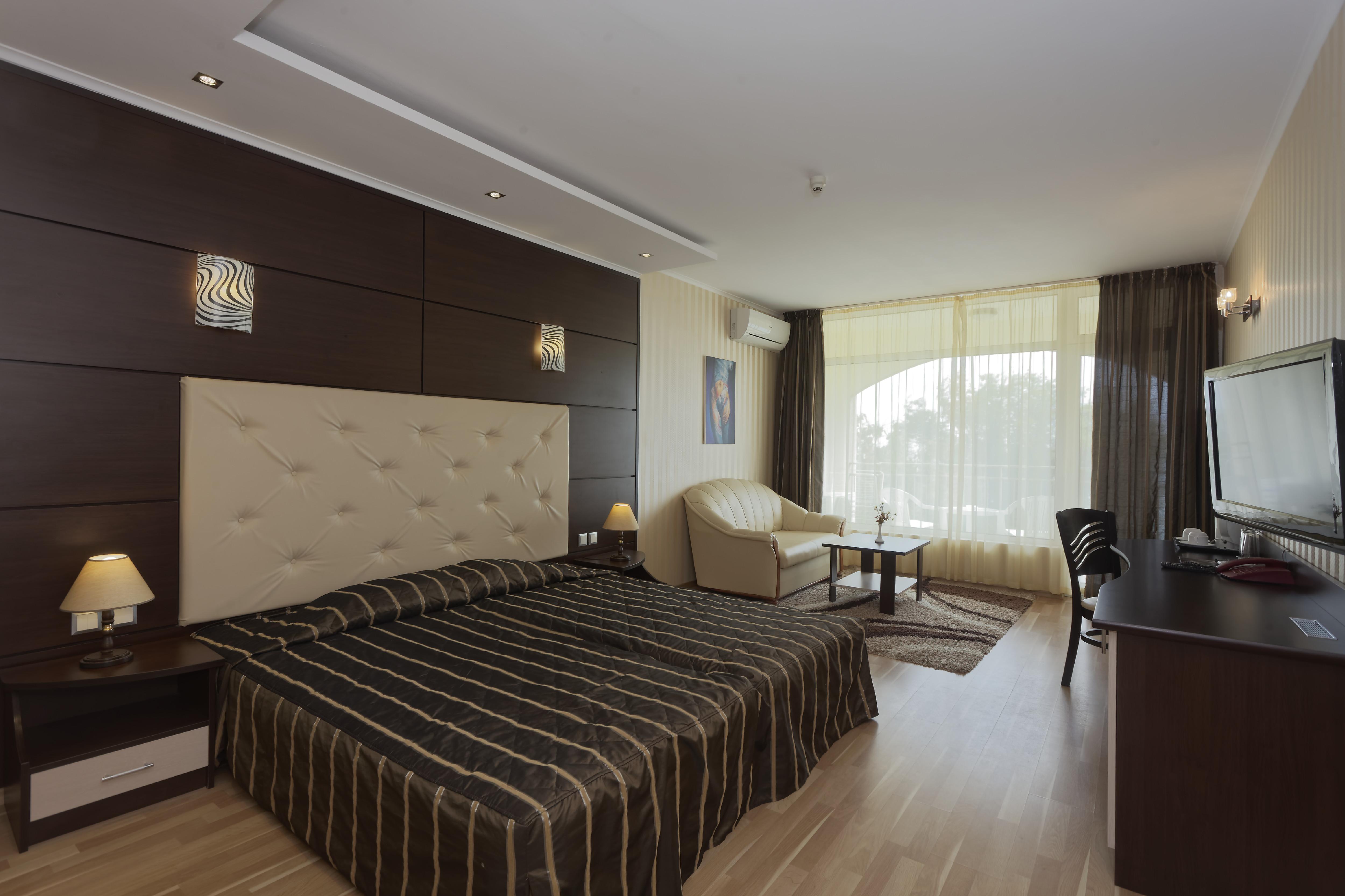 Elpida Hotel โกลเดน แซนส์ ภายนอก รูปภาพ