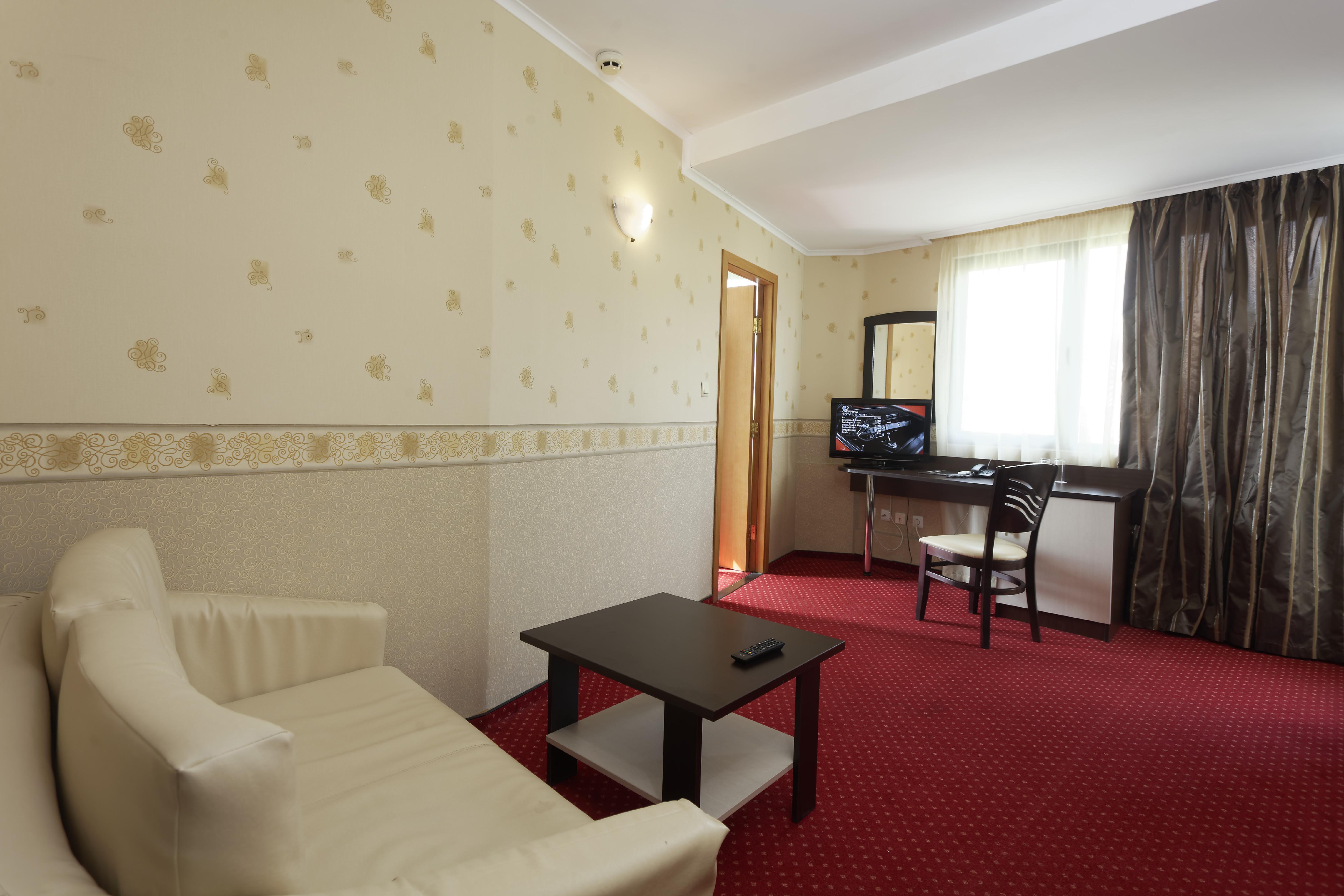 Elpida Hotel โกลเดน แซนส์ ภายนอก รูปภาพ