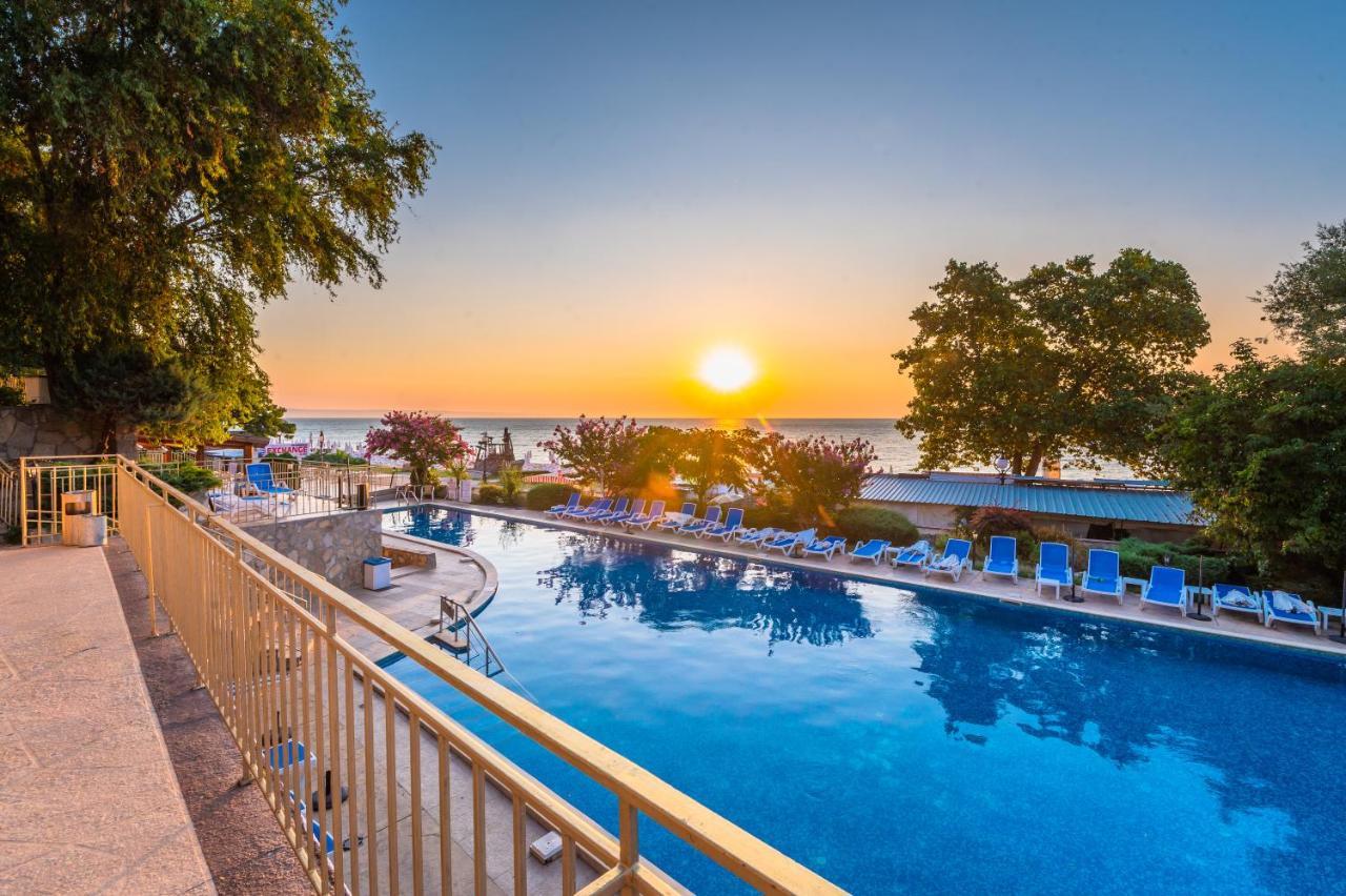 Elpida Hotel โกลเดน แซนส์ ภายนอก รูปภาพ