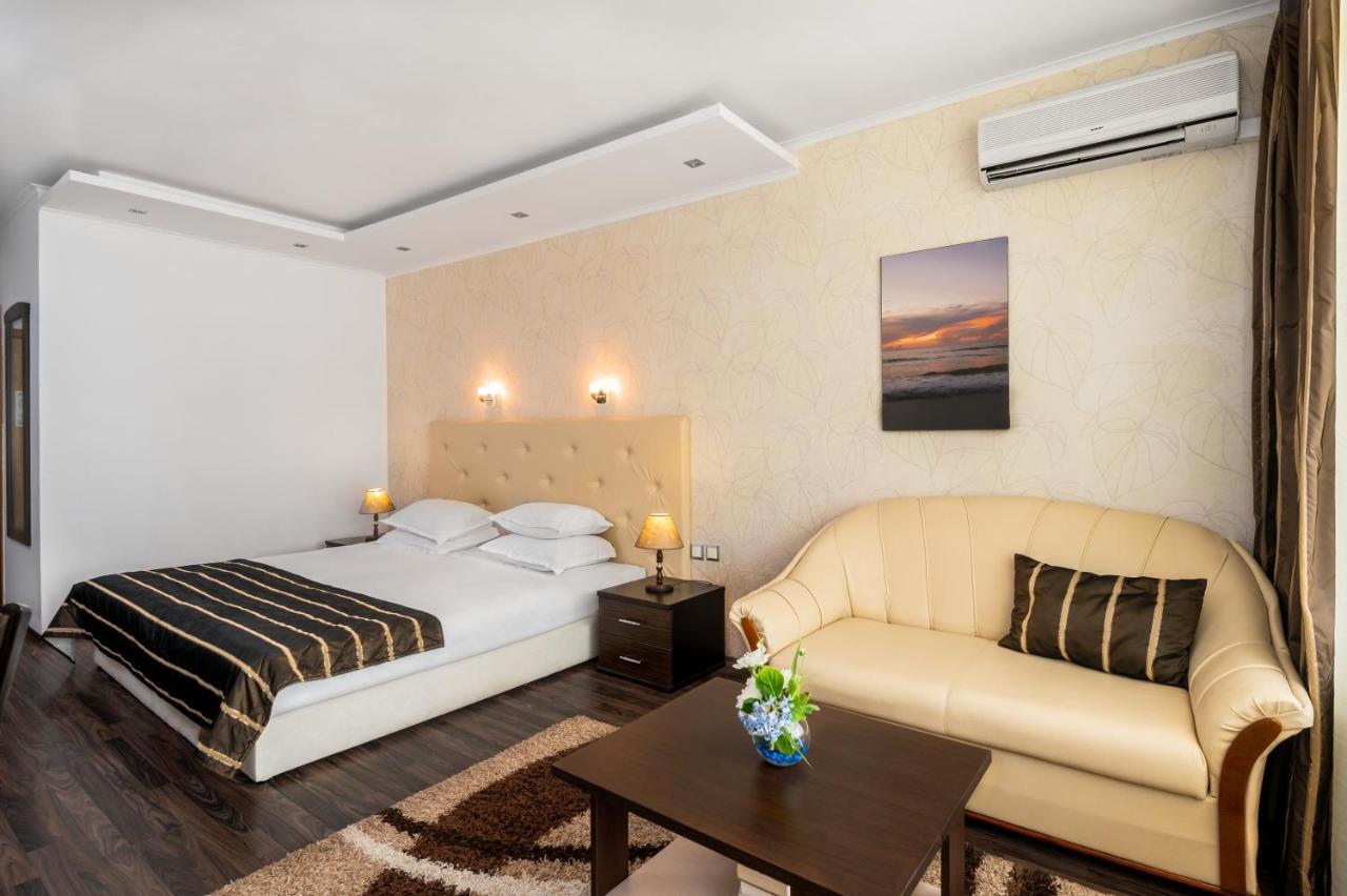 Elpida Hotel โกลเดน แซนส์ ภายนอก รูปภาพ