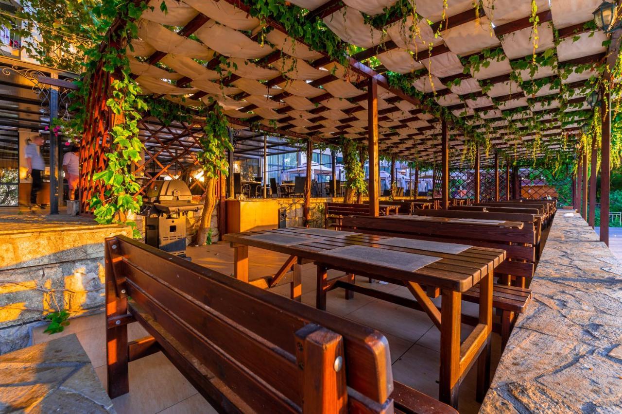 Elpida Hotel โกลเดน แซนส์ ภายนอก รูปภาพ
