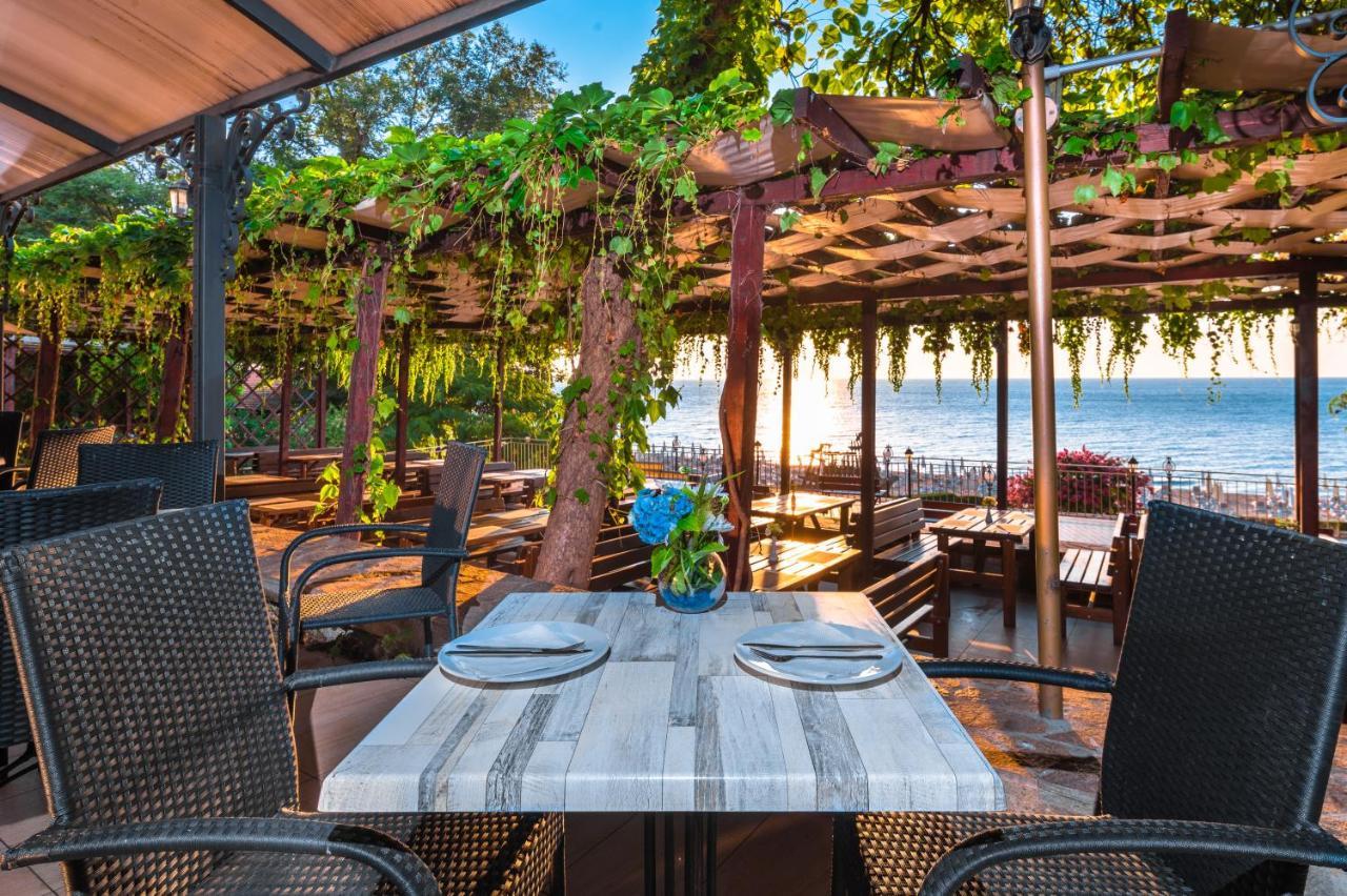 Elpida Hotel โกลเดน แซนส์ ภายนอก รูปภาพ