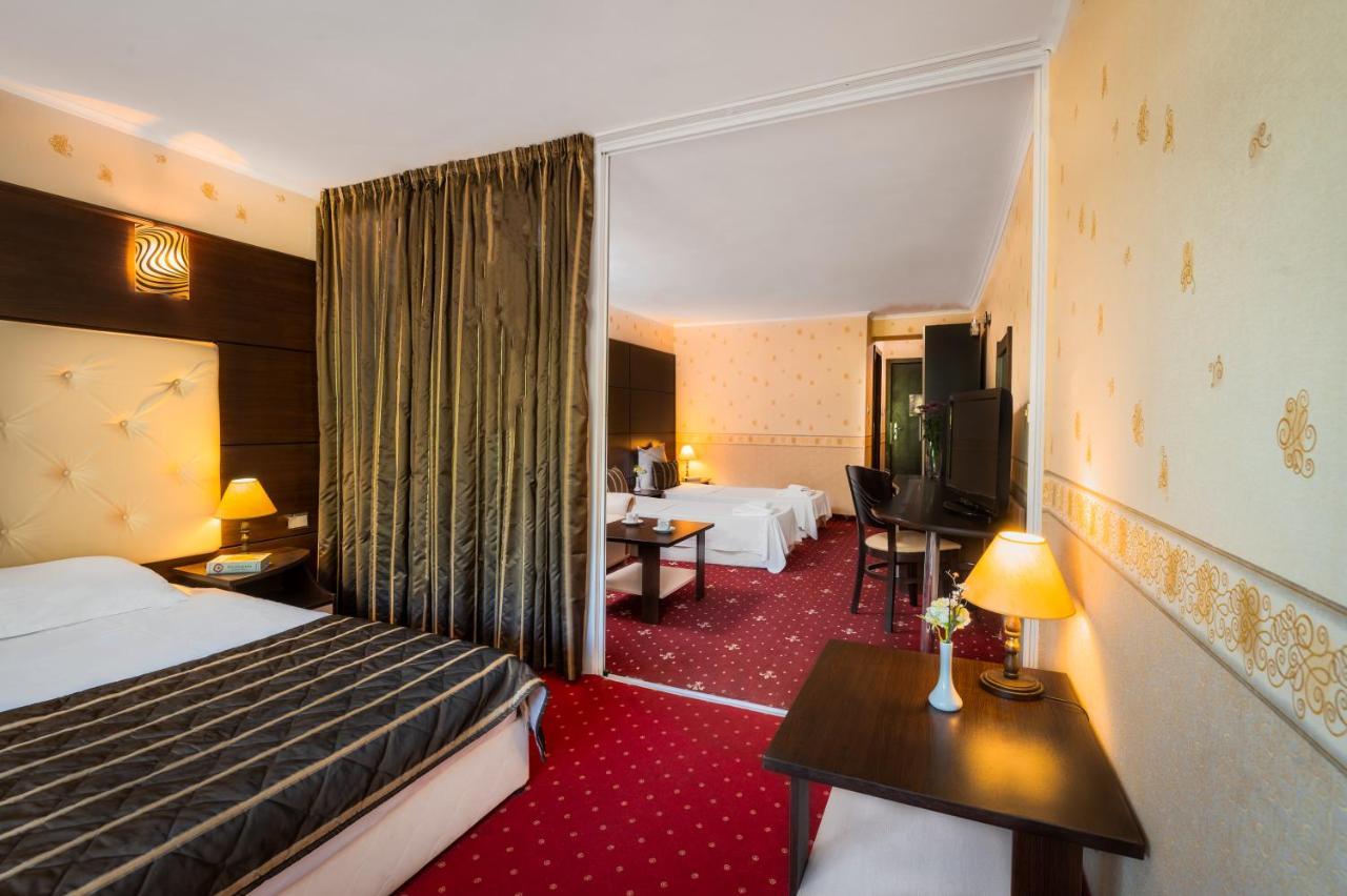 Elpida Hotel โกลเดน แซนส์ ภายนอก รูปภาพ